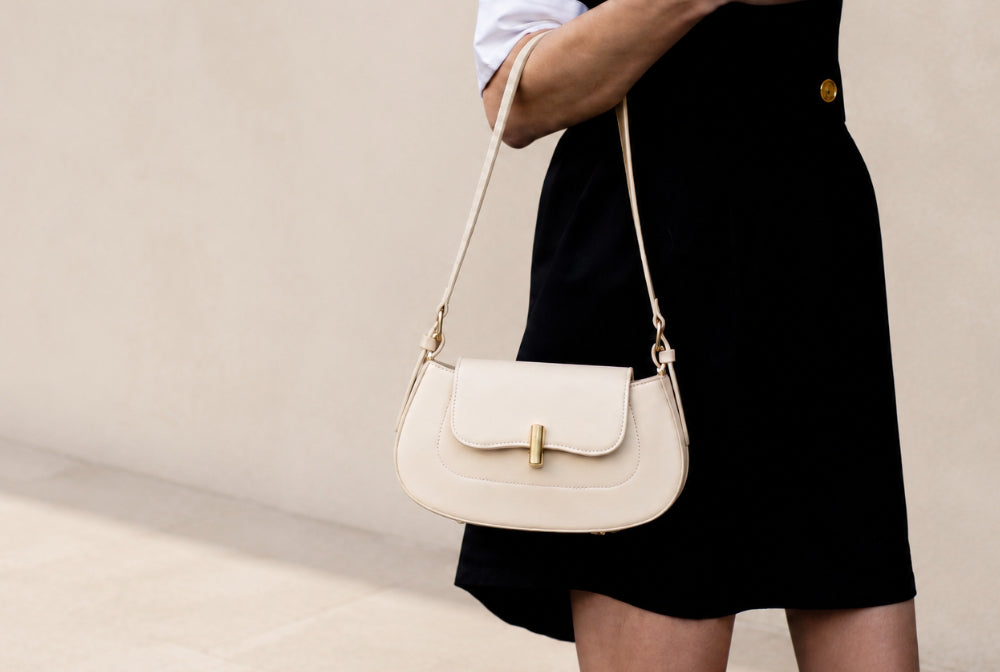Modern Feminine Essential