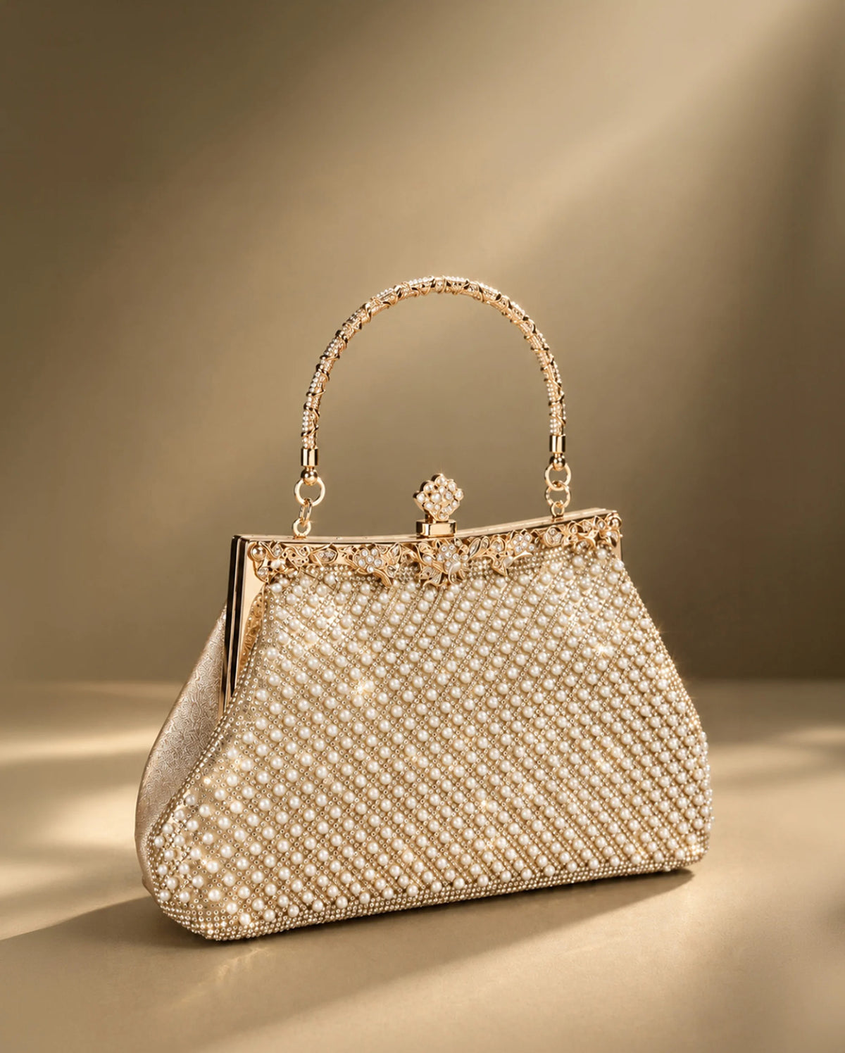 Texas Elysia Light Gold Clutch