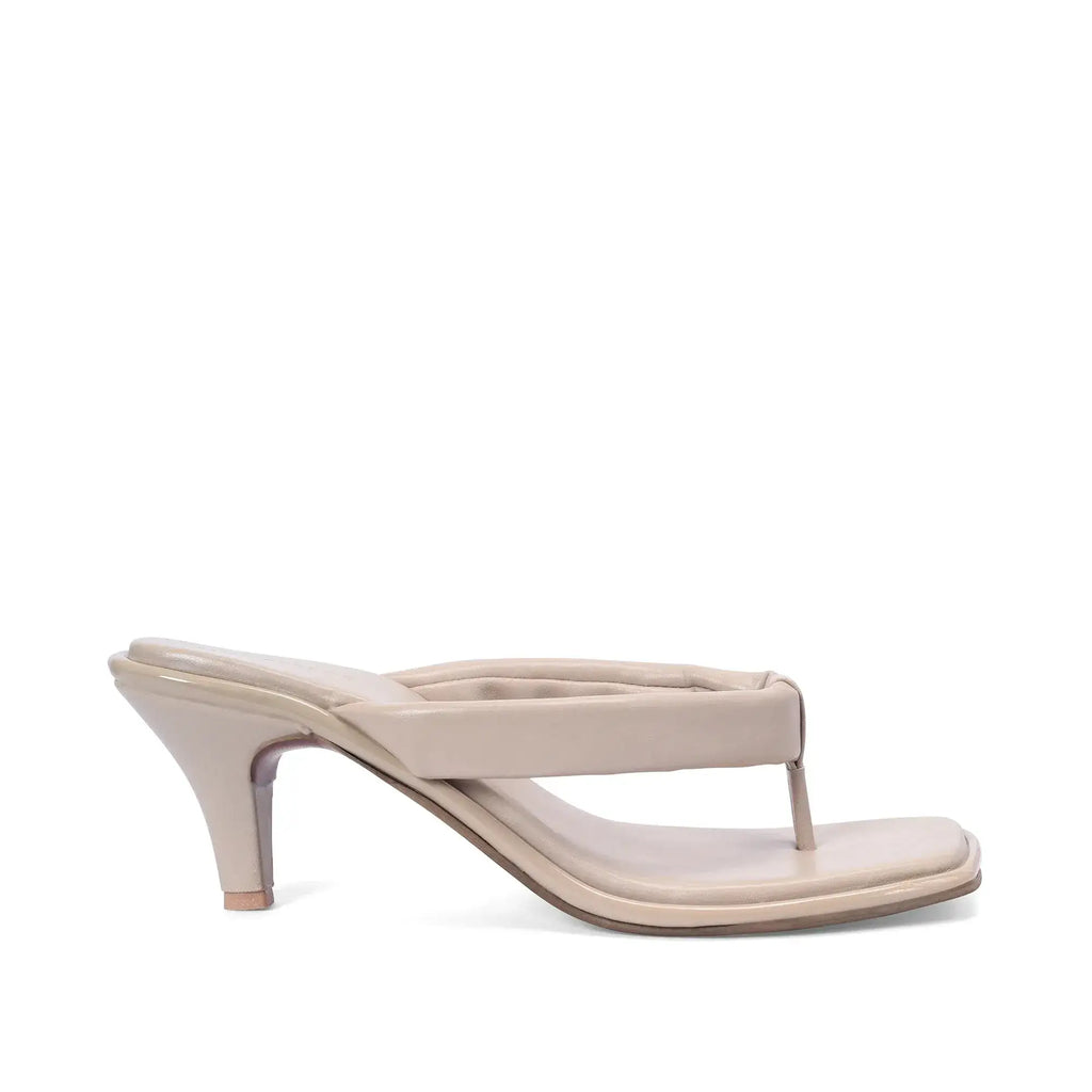 Hepburn Comfort Kitten Off White Heels - Lino Perros