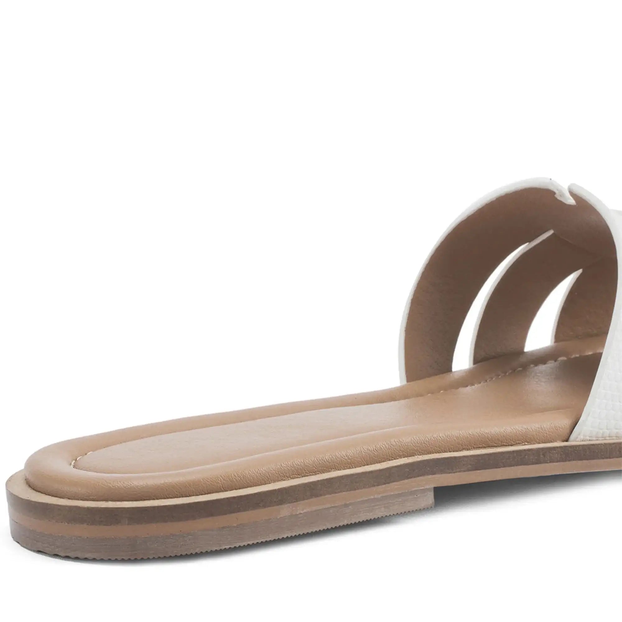 Mary Elara White Flats - Lino Perros