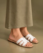 Mary Elara White Flats - Lino Perros