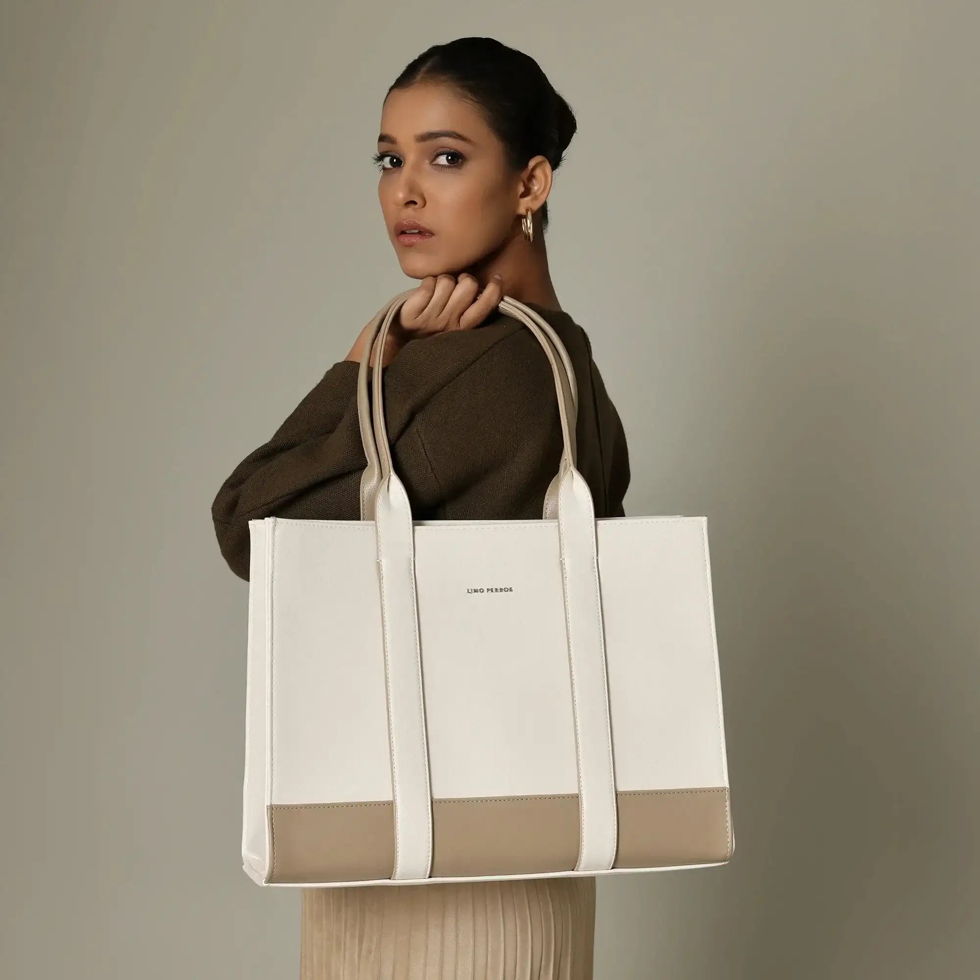 Voyage Color-blocked Commuter Beige-White Tote bag - Lino Perros