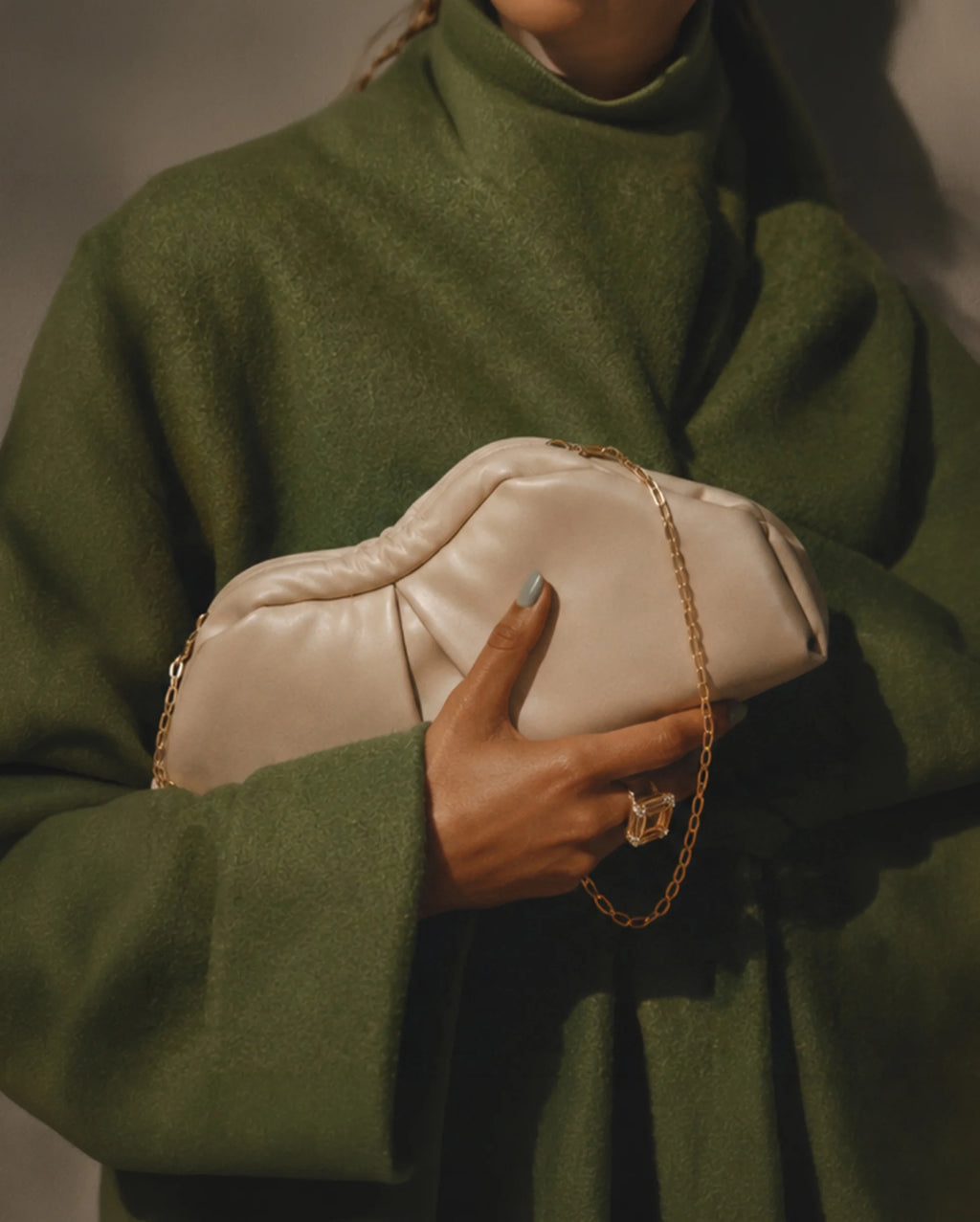 Texas Aurelle Off-White Shoulder Bag