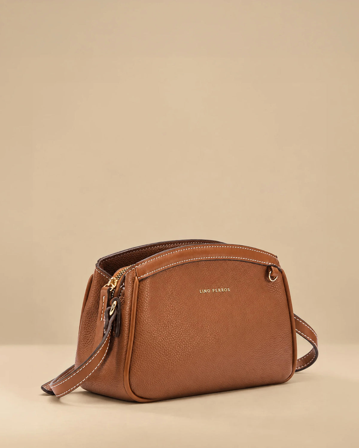 Voyage Manor Tan Sling bag - Lino Perros