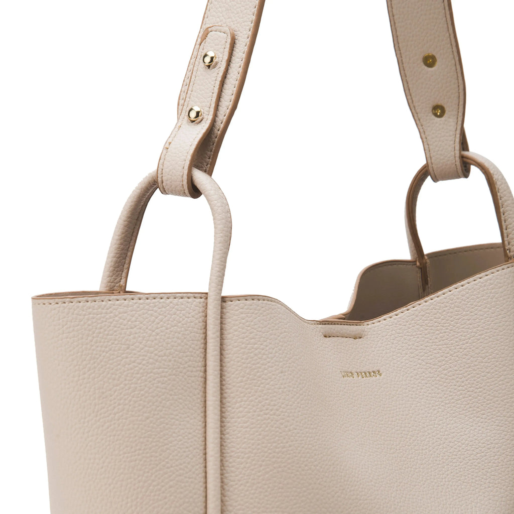 Avril Soft Body Everyday Beige Tote Bag - Lino Perros