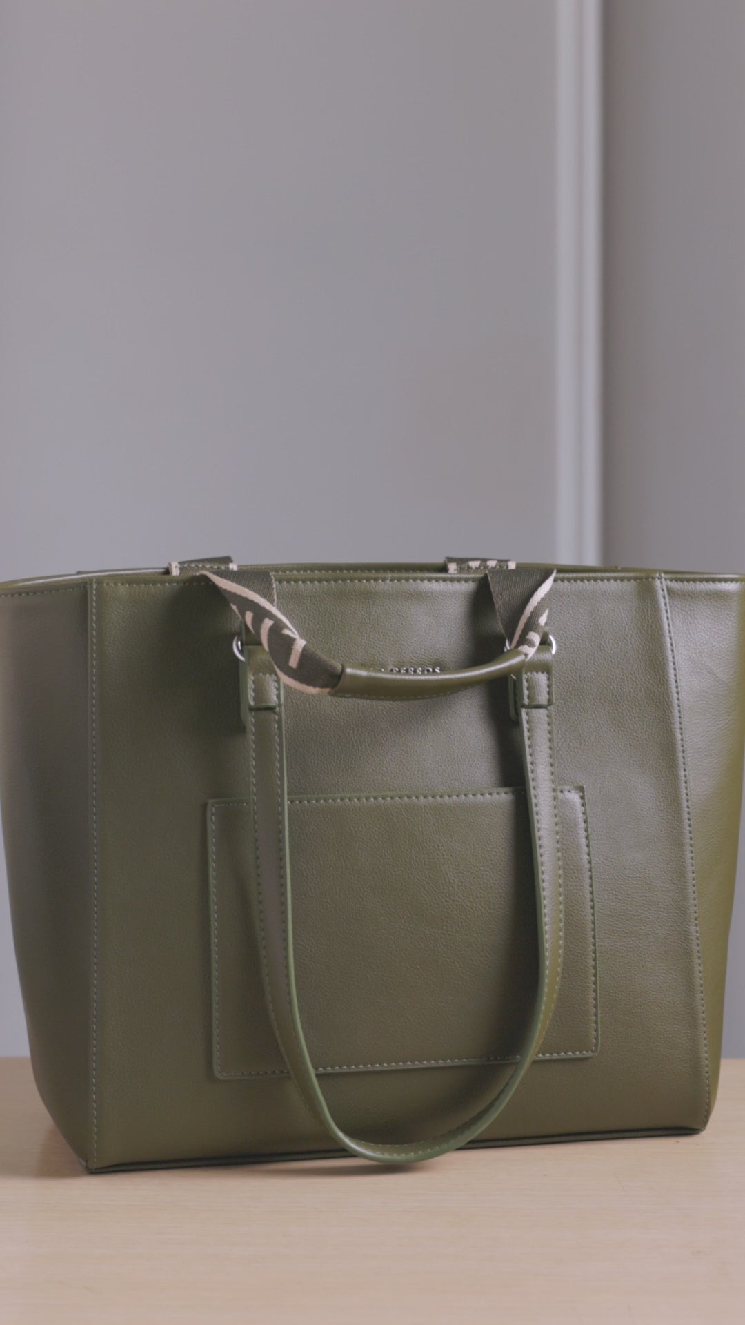 Monroe Color-Blocked Commuter Olive Tote Bag - Lino Perros
