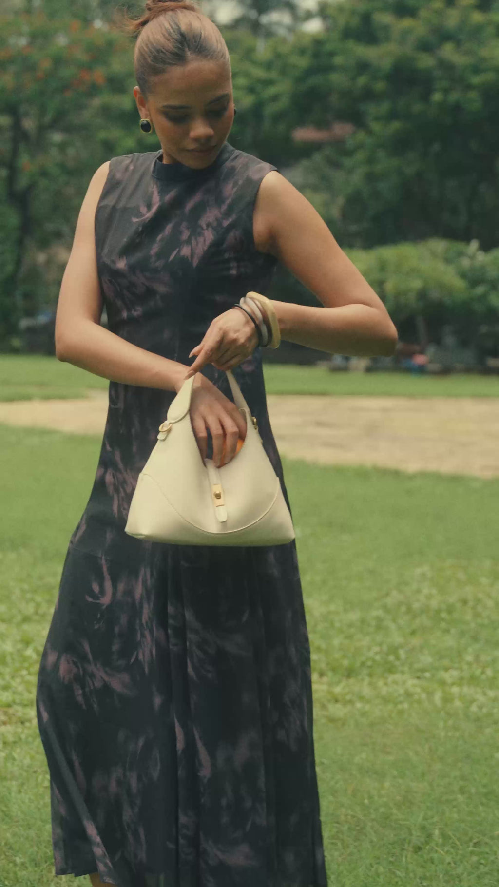 Ella Crescent Off-White Handbag